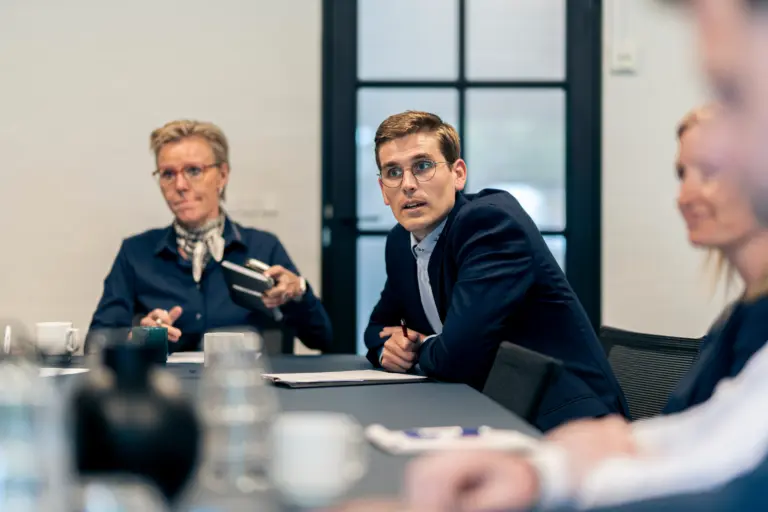 V-R Gruppen er din forsikringsmægler som sørger for de rette forsikringer, med de rette dækninger, til den bedste pris.